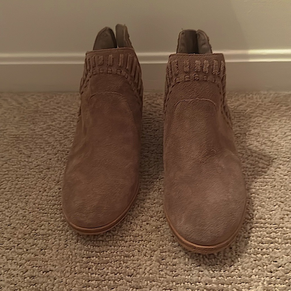 vince camuto ankle boots